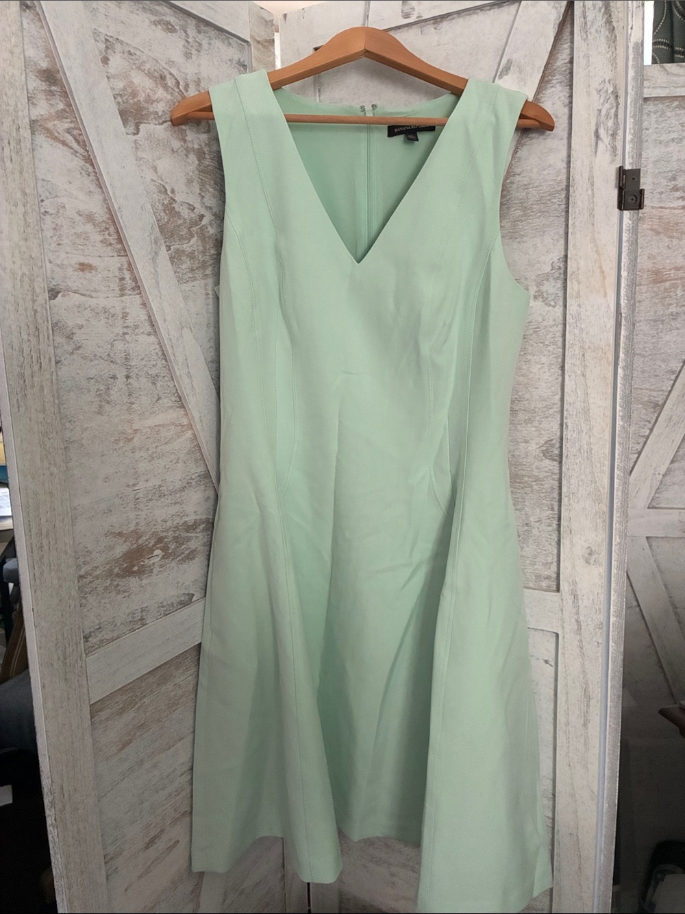Banana Republic Sleeveless V-Neck Midi Dress in Mint
